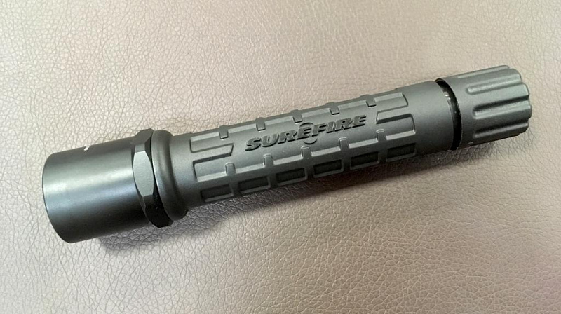 ФОНАРЬ SUREFIRE LED, СВЕТОВОЙ ПОТОК 80 ЛЮМЕНОВ, ВРЕМЯ РАБОТЫ 6 ЧАСОВ, КОРПУС ИЗ ПЛАСТИКА NITROLON